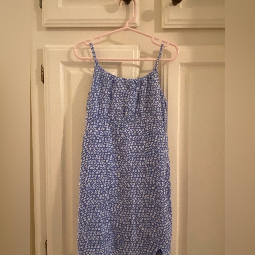 Abercrombie girls dress. Size 5/6 Perfect condition. Pockets, adjustable straps